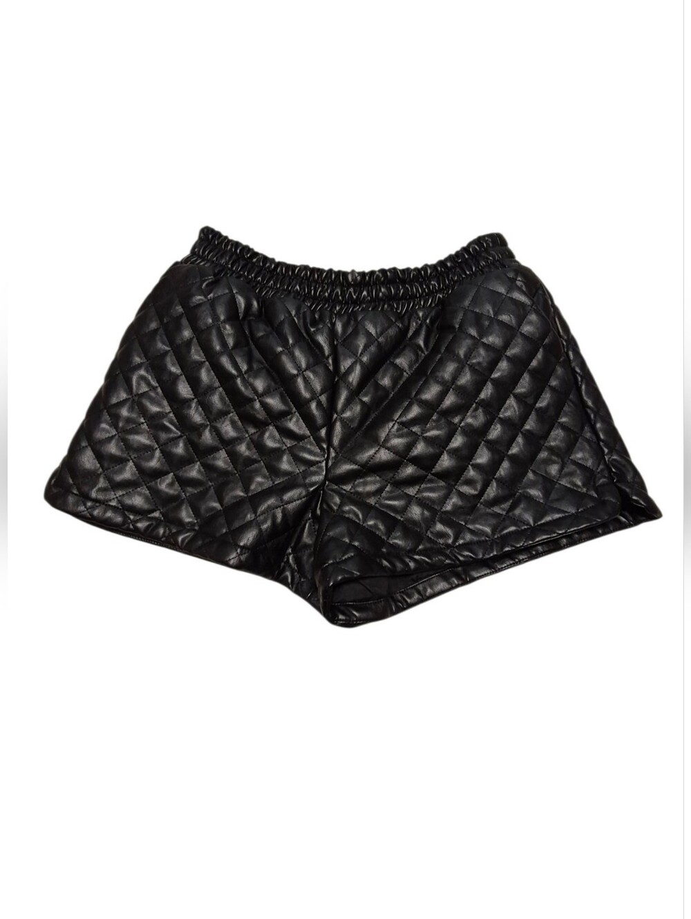 Quilted Faux-Leather Shorts w/Pockets 🙌 - Size Medium